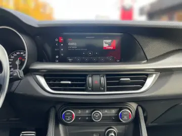 Alfa Romeo Stelvio Veloce 2.2 Diesel Allrad Automatik Pano