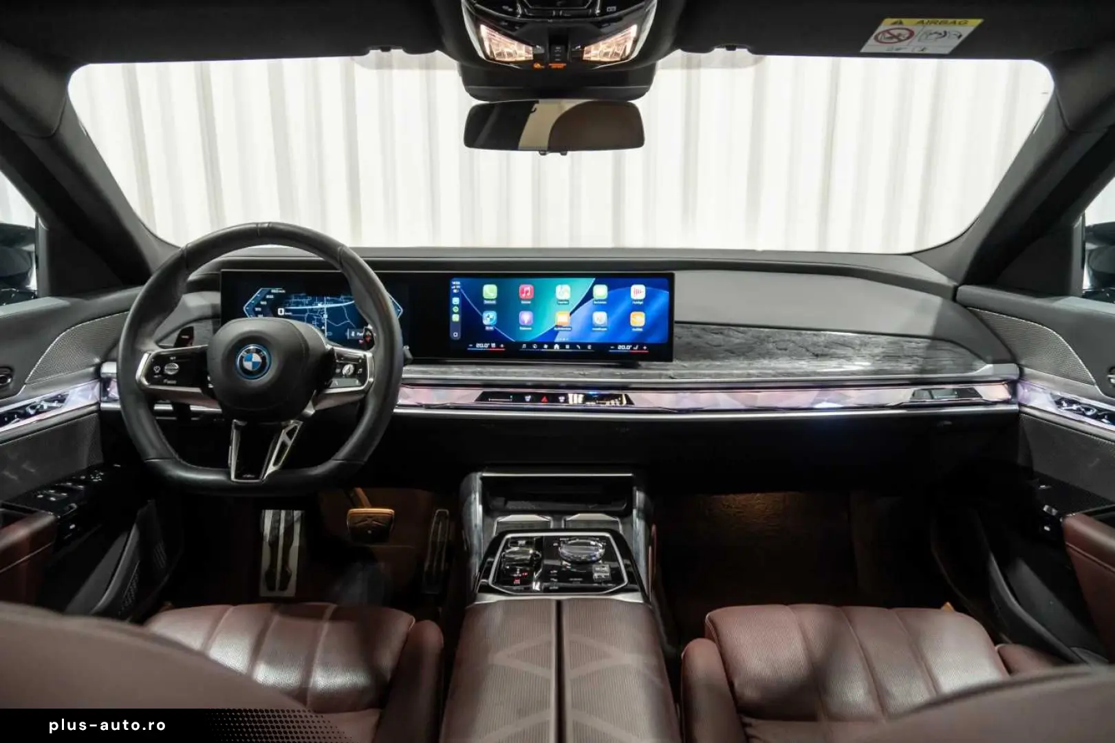BMW 760 M760e xDrive Executive Lounge Entertainment