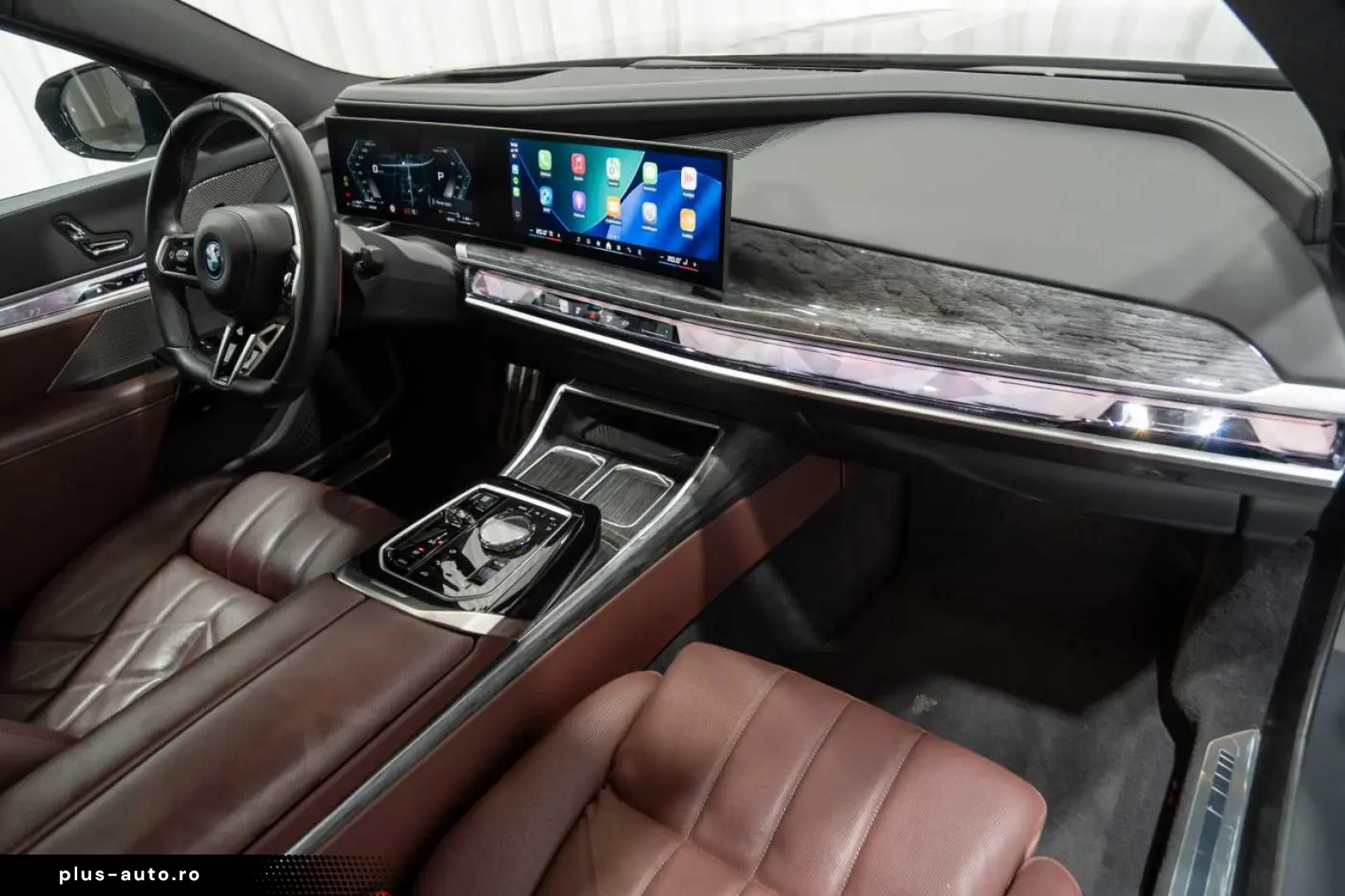 BMW 760 M760e xDrive Executive Lounge Entertainment