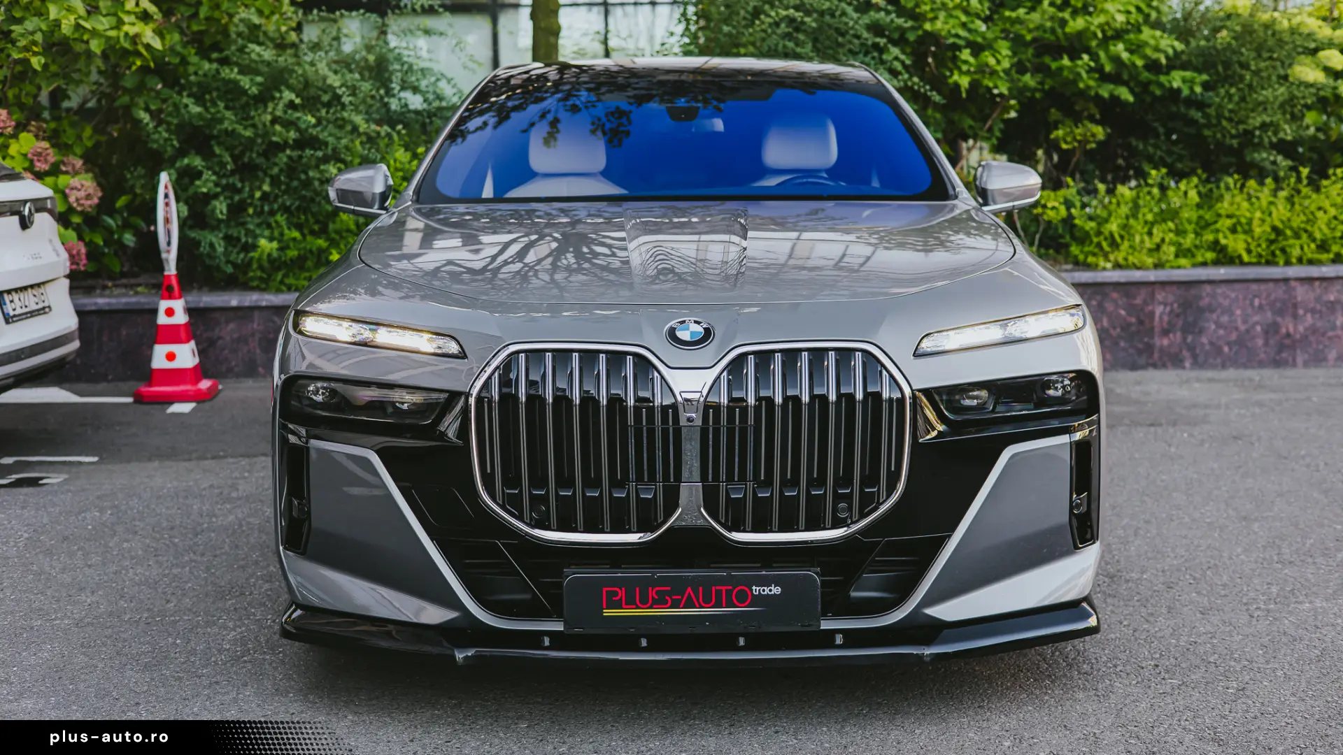 BMW 740d xDrive - oxide grey