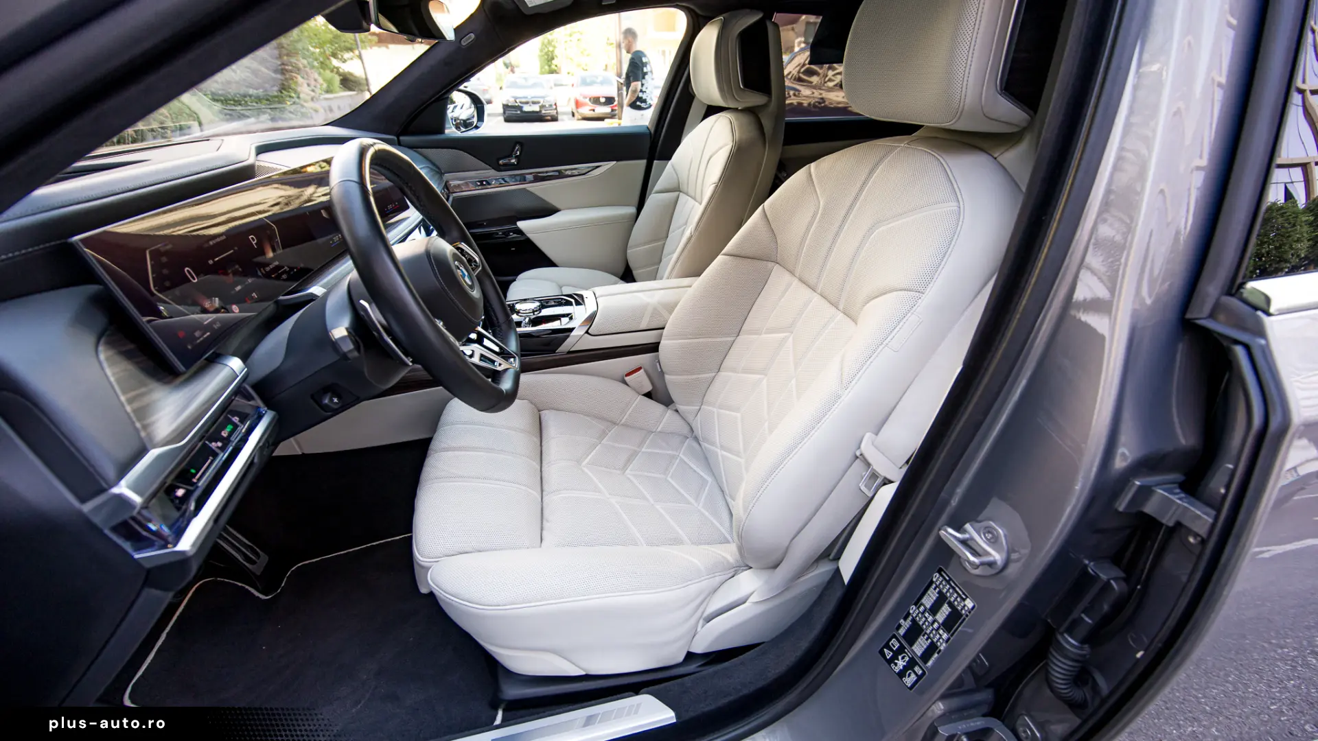 BMW 740d xDrive - oxide grey