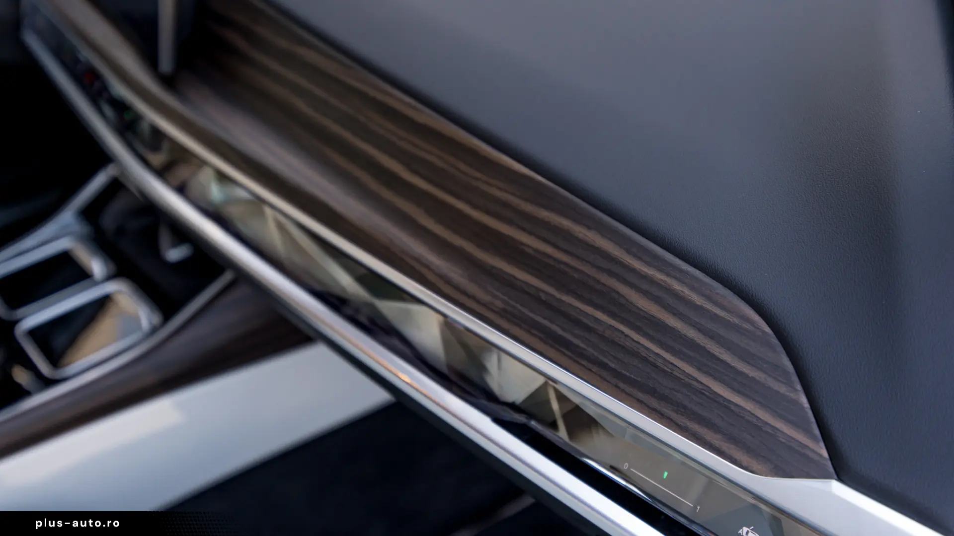 BMW 740d xDrive - oxide grey
