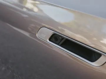 BMW 740d xDrive - oxide grey
