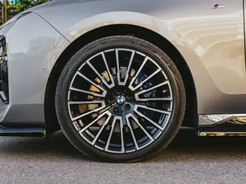 BMW 740d xDrive - oxide grey