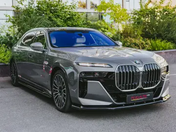 BMW 740d xDrive - oxide grey
