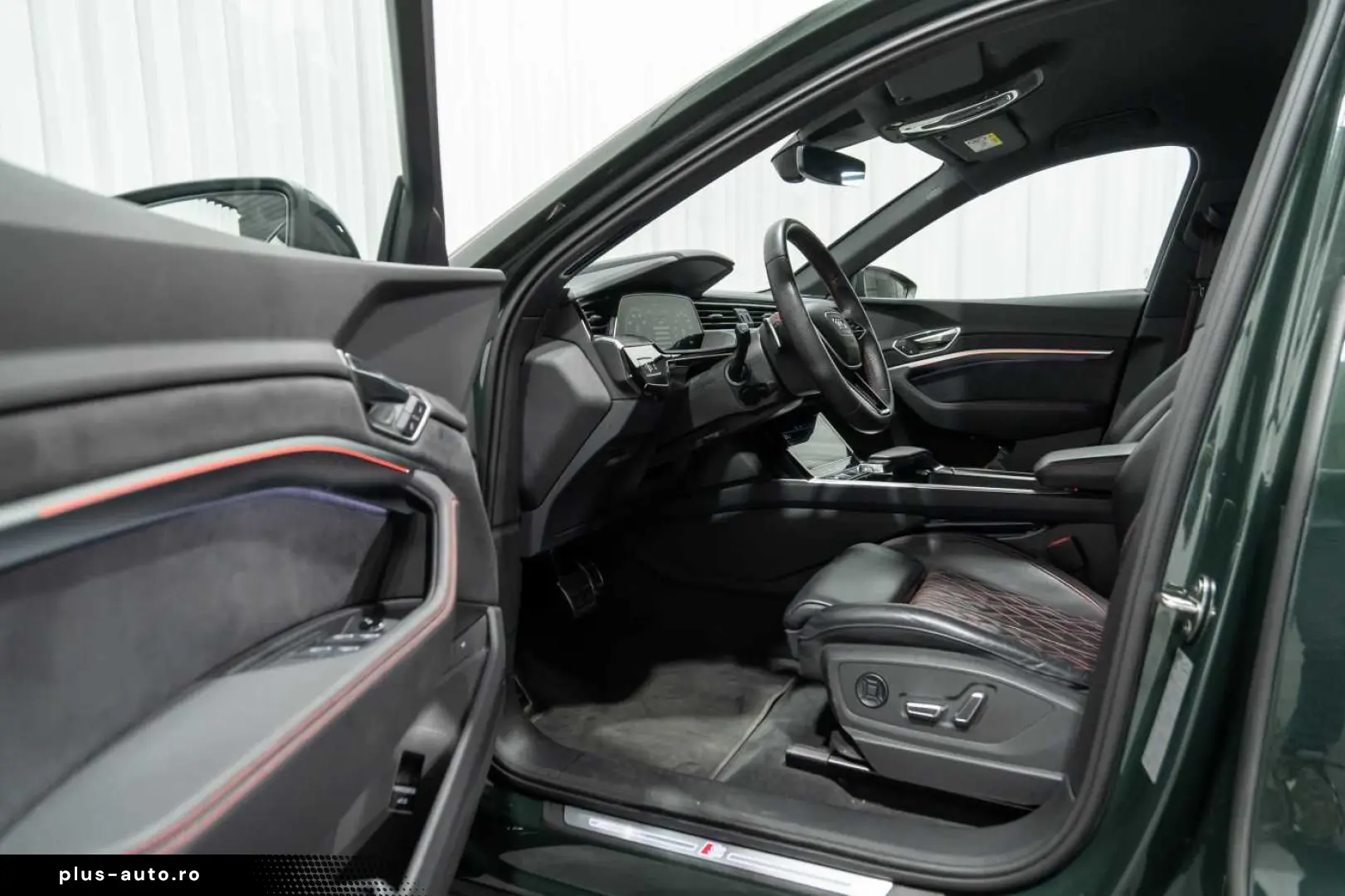 AUDI Q8 e-tron 55 Quattro Competition Goodwood Green