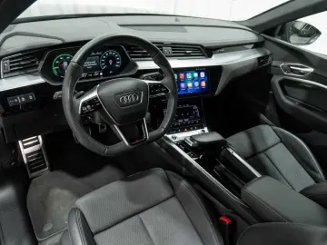 AUDI Q8 e-tron Sportback 55 Quattro Advanced Luchtver