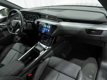 AUDI Q8 e-tron Sportback 55 Quattro Advanced Luchtver