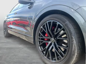 AUDI SQ8 4.0 TFSI