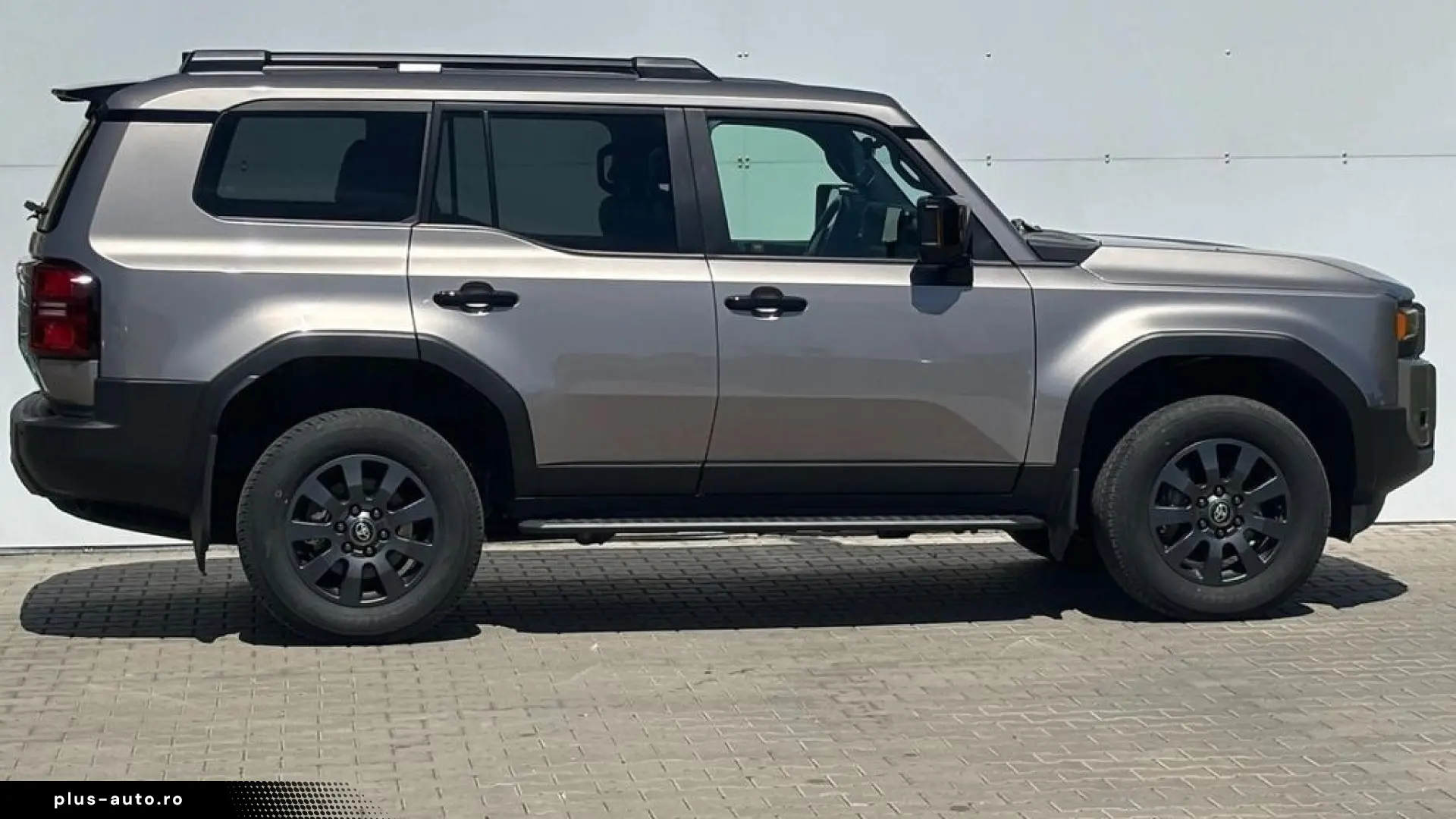 Toyota Land Cruiser 2.8 D-4D 6AT Invincible   4x4   ACC
