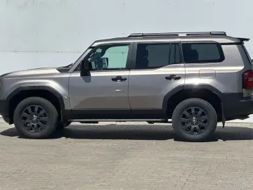 Toyota Land Cruiser 2.8 D-4D 6AT Invincible   4x4   ACC