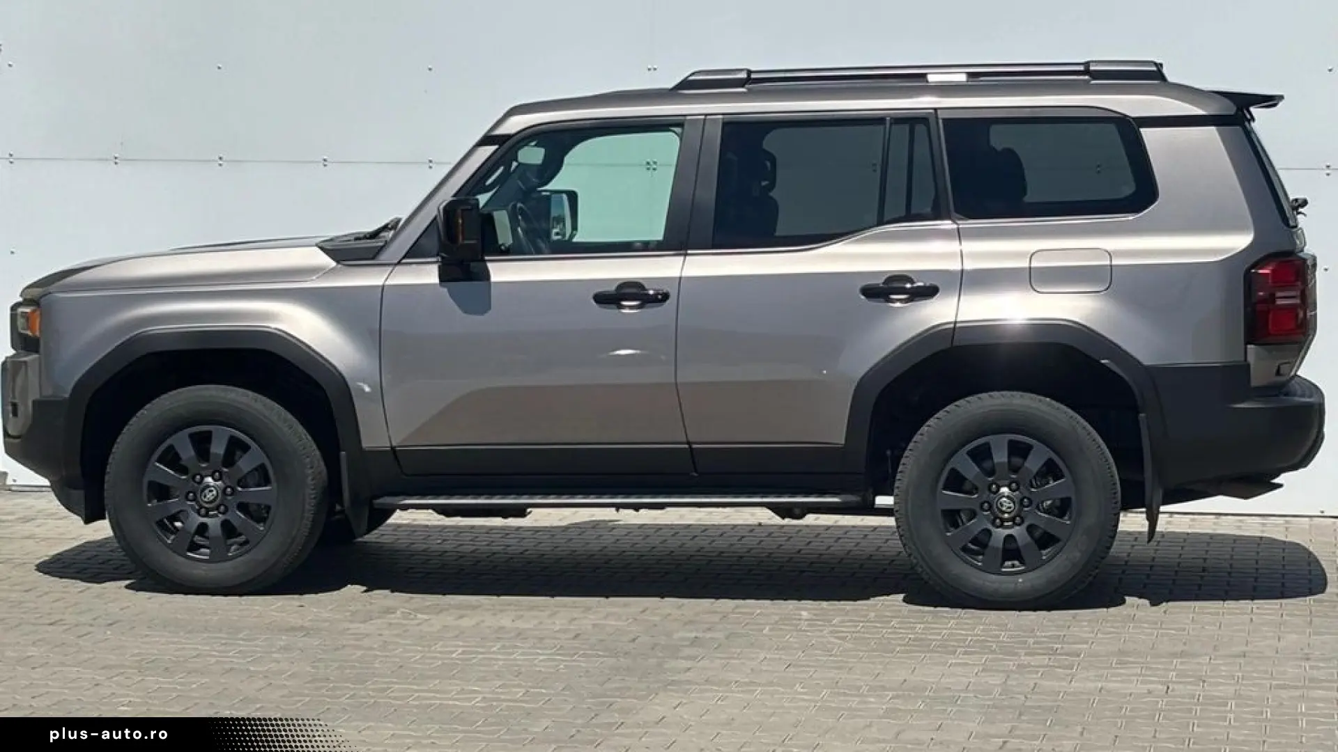 Toyota Land Cruiser 2.8 D-4D 6AT Invincible   4x4   ACC