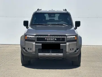 Toyota Land Cruiser 2.8 D-4D 6AT Invincible   4x4   ACC