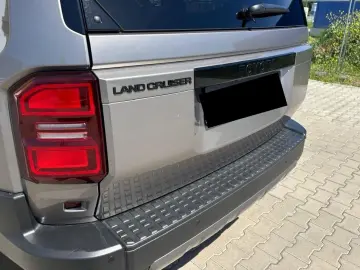 Toyota Land Cruiser 2.8 D-4D 6AT Invincible   4x4   ACC