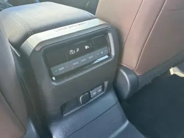 Toyota Land Cruiser 2.8 D-4D 6AT Invincible   4x4   ACC