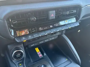 Toyota Land Cruiser 2.8 D-4D 6AT Invincible   4x4   ACC