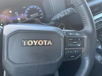 Toyota Land Cruiser 2.8 D-4D 6AT Invincible   4x4   ACC