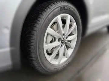 VW T-Roc R-Line 2.0 l TSI OPF 4MOTION 140 k W (190