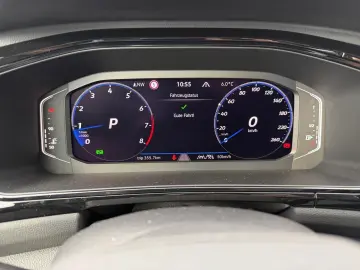 VW T-Roc R-Line 2.0 l TSI OPF 4MOTION 140 k W (190