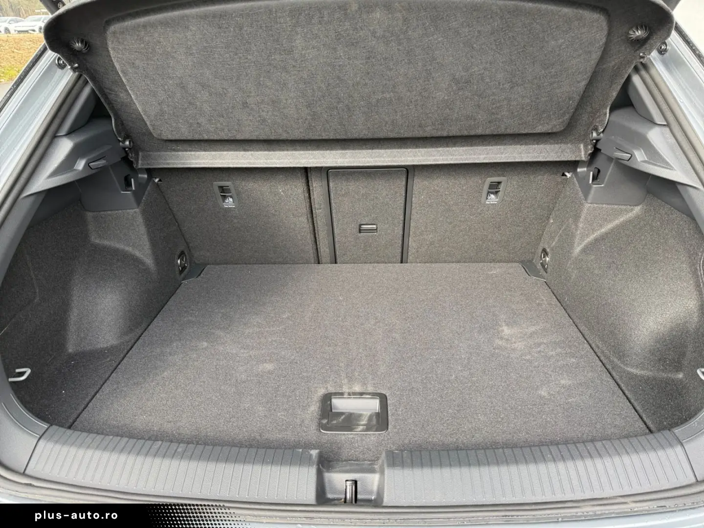 VW T-Roc R-Line 2.0 l TSI OPF 4MOTION 140 k W (190