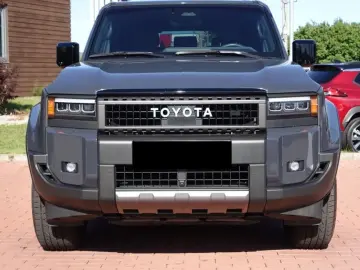 Toyota Land Cruiser 2.8 D-4D 8AT Invincible 360