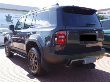 Toyota Land Cruiser 2.8 D-4D 8AT Invincible 360