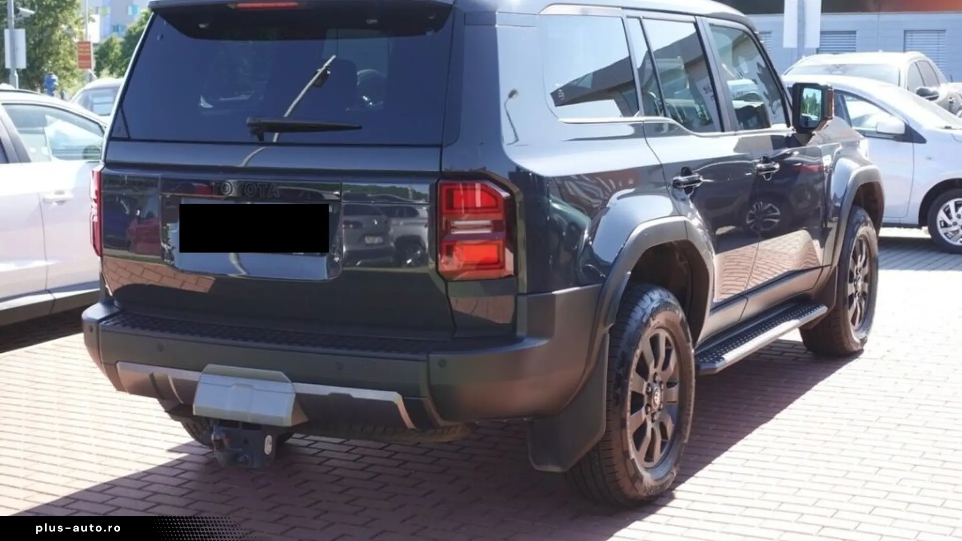 Toyota Land Cruiser 2.8 D-4D 8AT Invincible 360