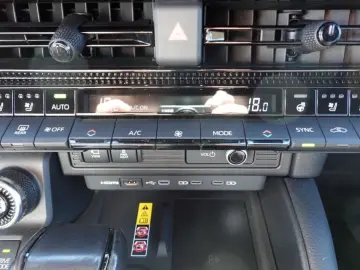 Toyota Land Cruiser 2.8 D-4D 8AT Invincible 360
