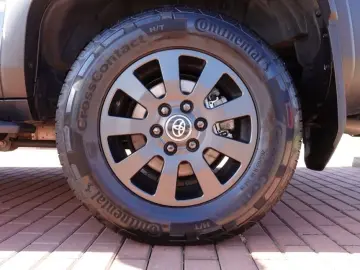 Toyota Land Cruiser 2.8 D-4D 8AT Invincible 360