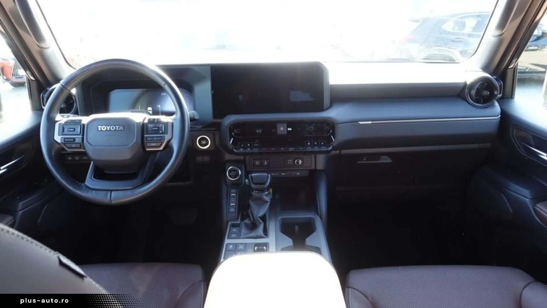 Toyota Land Cruiser 2.8 D-4D 8AT Invincible 360