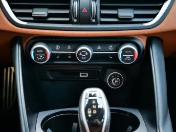 Alfa Romeo Giulia Veloce Q4.TOP