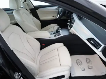 BMW 530e Leder Navi LED SpSi SH Kamera Parkassist.