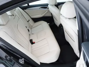 BMW 530e Leder Navi LED SpSi SH Kamera Parkassist.