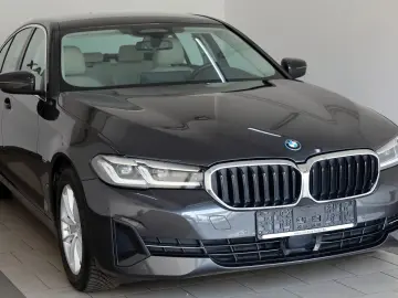 BMW 530e Leder Navi LED SpSi SH Kamera Parkassist.