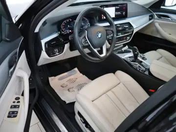 BMW 530e Leder Navi LED SpSi SH Kamera Parkassist.