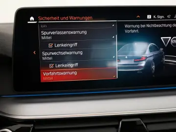 BMW 530e Leder Navi LED SpSi SH Kamera Parkassist.