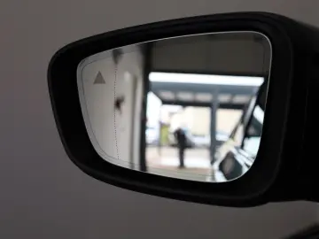 BMW 530e Leder Navi LED SpSi SH Kamera Parkassist.
