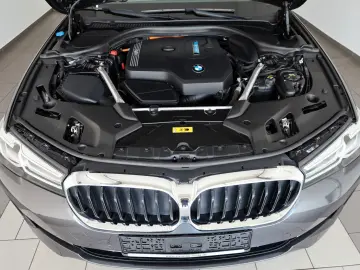 BMW 530e Leder Navi LED SpSi SH Kamera Parkassist.