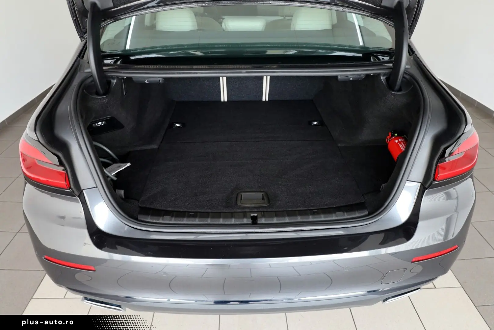 BMW 530e Leder Navi LED SpSi SH Kamera Parkassist.