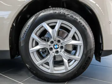 BMW X3 20d xDrive RFK NAVI LED PDC V H DAB Parkass.