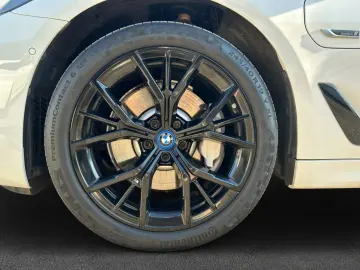 BMW 530e xDrive Aut. M-Paket AHK Laser HeadUp H&K