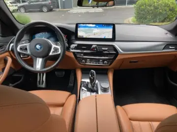 BMW 530 e Limo M-Sport HUD Leder Komfort Laser 4-Zon