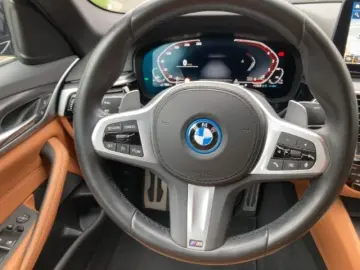 BMW 530 e Limo M-Sport HUD Leder Komfort Laser 4-Zon