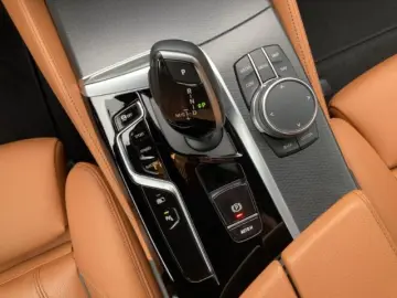 BMW 530 e Limo M-Sport HUD Leder Komfort Laser 4-Zon