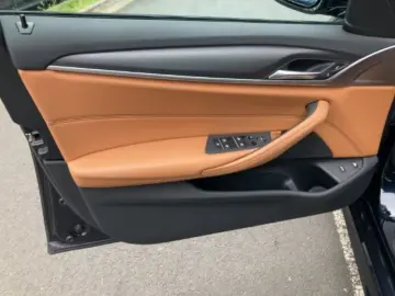 BMW 530 e Limo M-Sport HUD Leder Komfort Laser 4-Zon