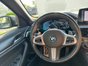 BMW 530 e Limo M-Sport HUD Laser Leder KomfortZugang