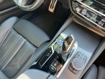 BMW 530 e Limo M-Sport HUD Laser Leder KomfortZugang