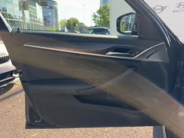 BMW 530 e Limo M-Sport HUD Laser Leder KomfortZugang