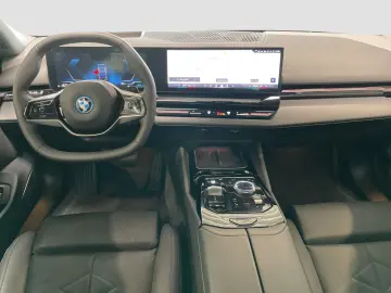 BMW 530e Limousine LiveCockpitProf Kamera LED Alarm