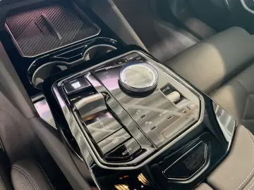 BMW 530e Limousine LiveCockpitProf Kamera LED Alarm
